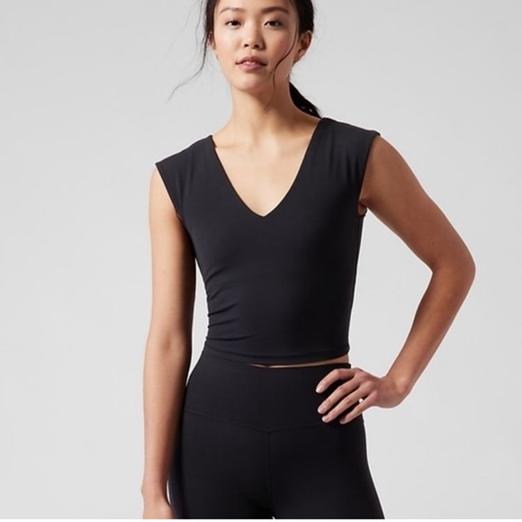 Athleta Tops - ATHLETA Transcend Cropped Tee - Large